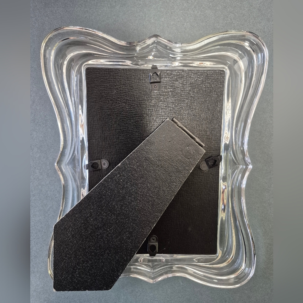 Elegant Clear Glass Picture Frame - Crystal? - Picture 4 of 7